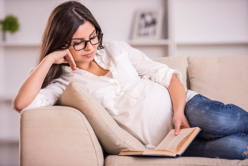 Контактные линзы или очки во время беременности: что выбрать?